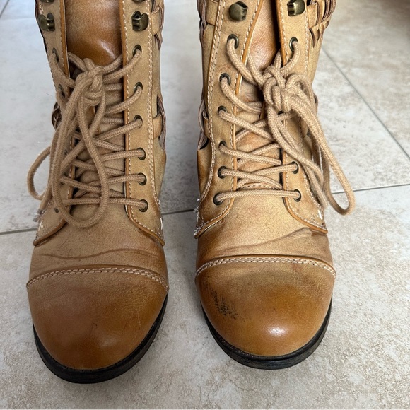 Basket weave booties - Picture 3 of 11